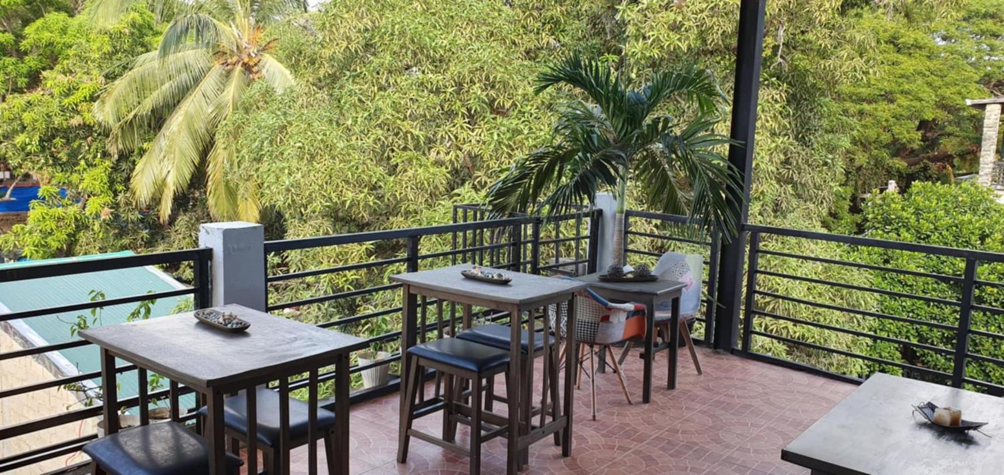 Aj Tourist Inn โกรอน ภายนอก รูปภาพ