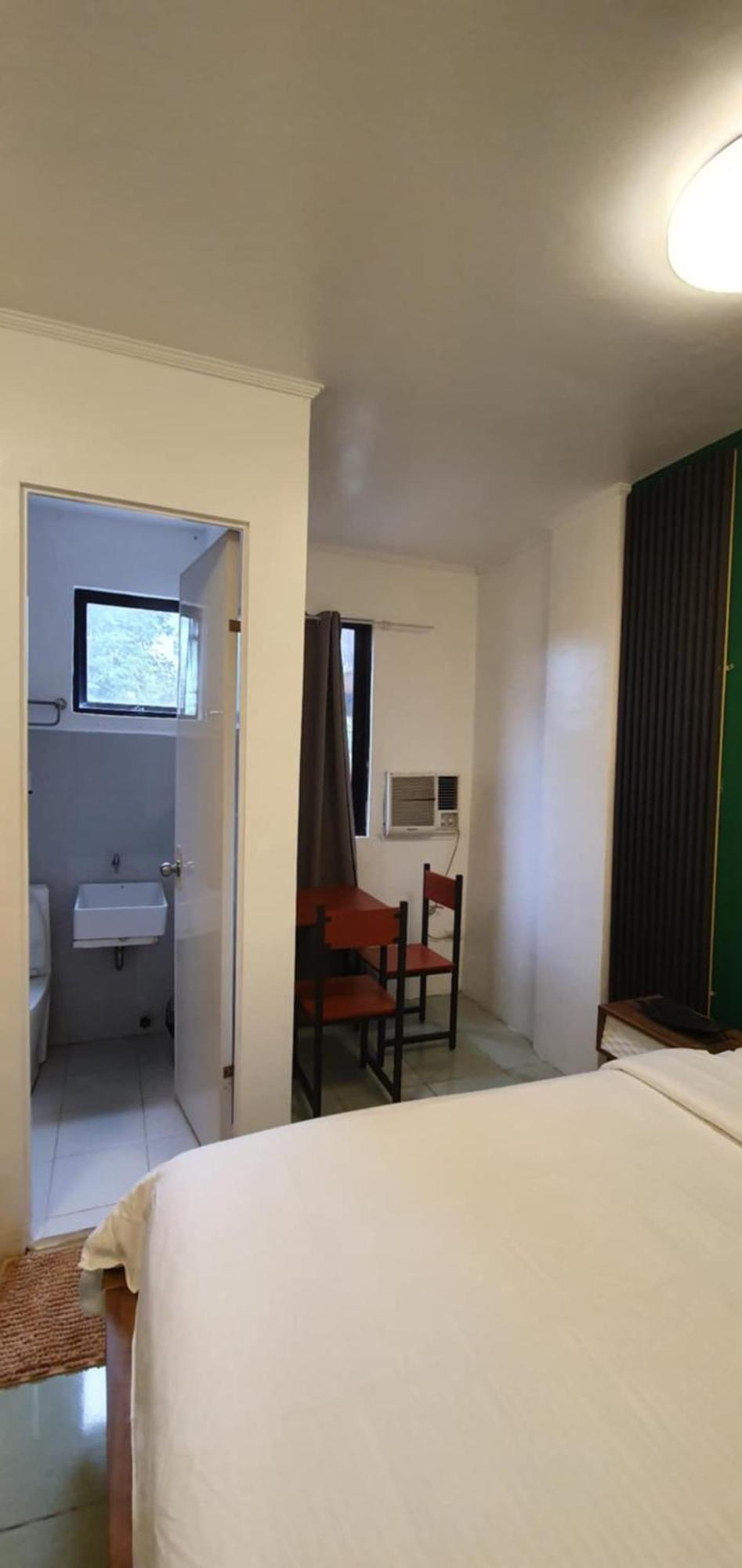 Aj Tourist Inn โกรอน ภายนอก รูปภาพ