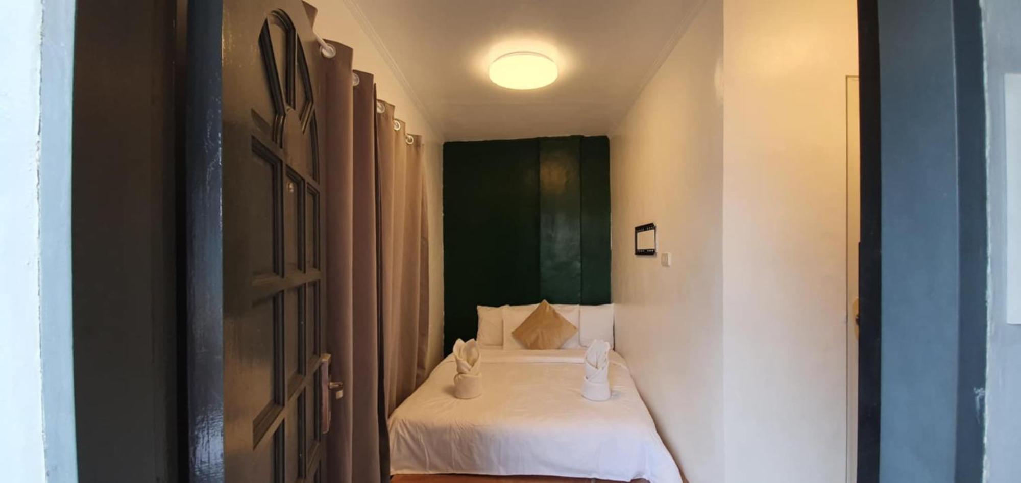 Aj Tourist Inn โกรอน ภายนอก รูปภาพ