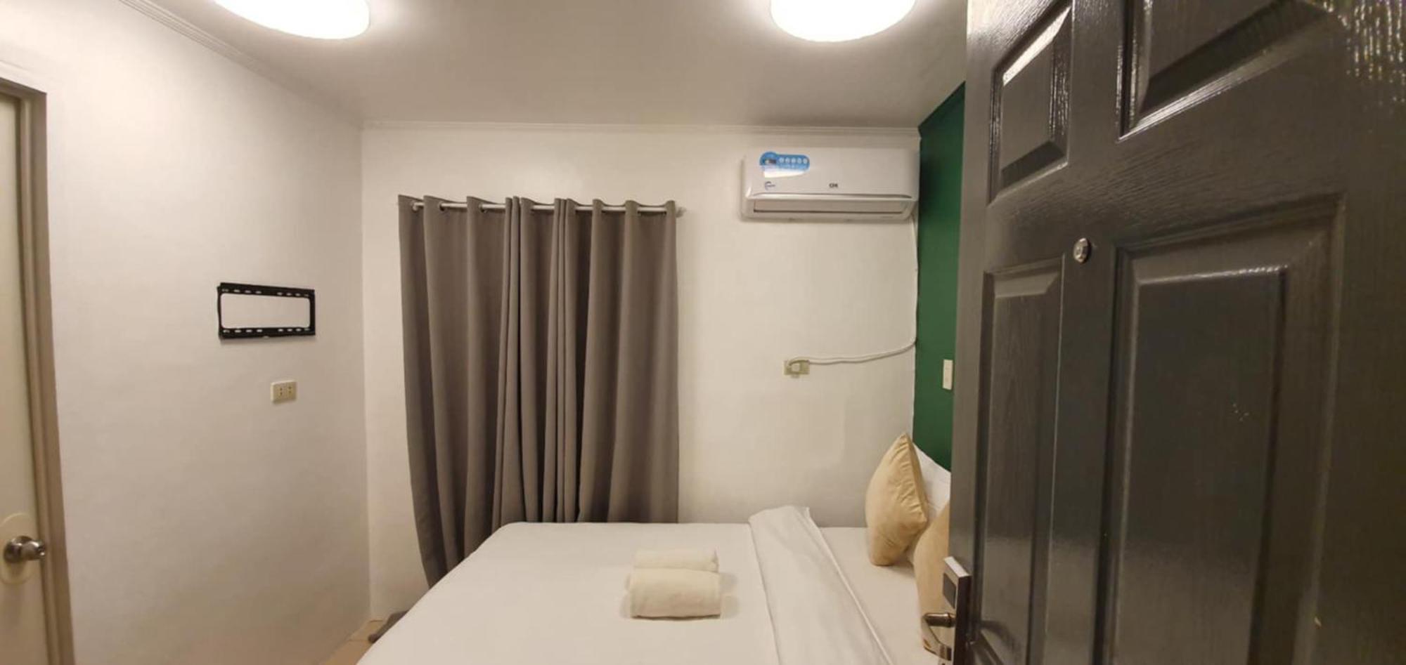 Aj Tourist Inn โกรอน ภายนอก รูปภาพ