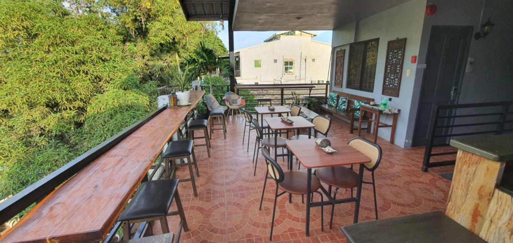 Aj Tourist Inn โกรอน ภายนอก รูปภาพ