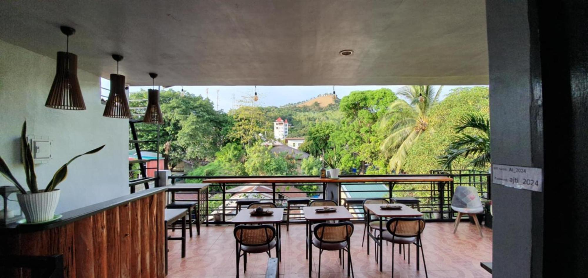 Aj Tourist Inn โกรอน ภายนอก รูปภาพ