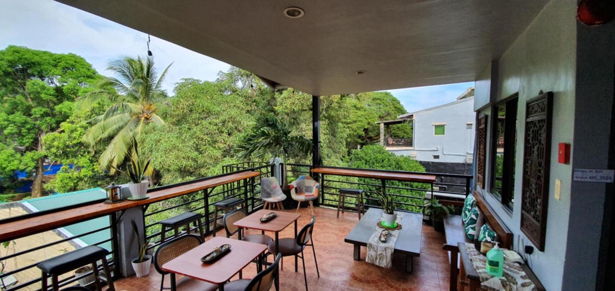 Aj Tourist Inn โกรอน ภายนอก รูปภาพ